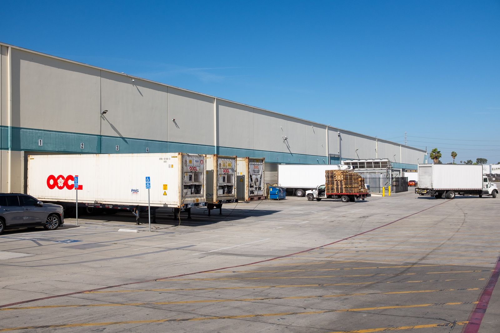 LLB Food Distribution certifications and compliance image